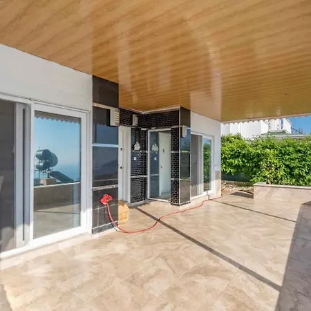 Villa With Pool With View Of Alanya